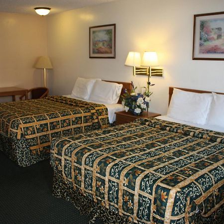 Super 8 By Wyndham Visalia Hotell Eksteriør bilde