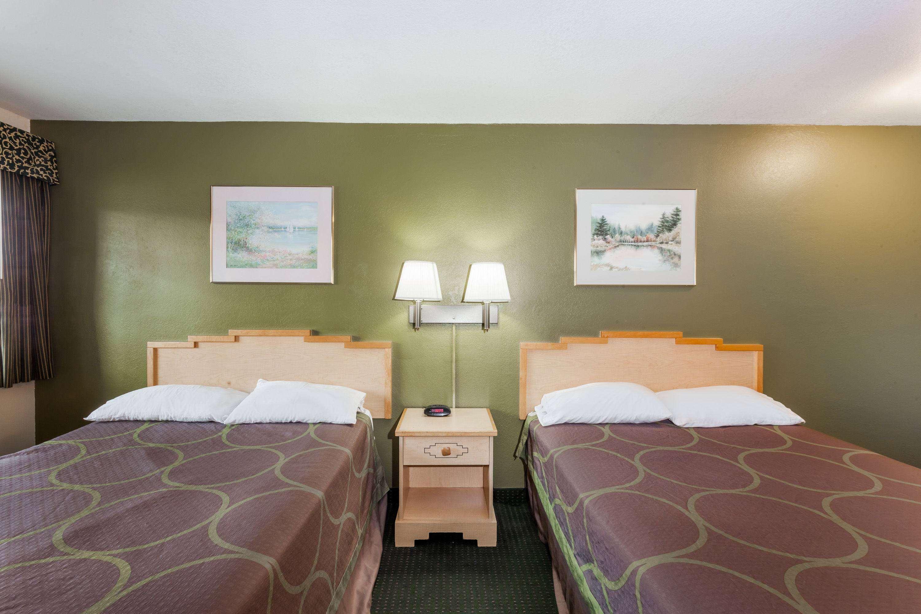 Super 8 By Wyndham Visalia Hotell Eksteriør bilde