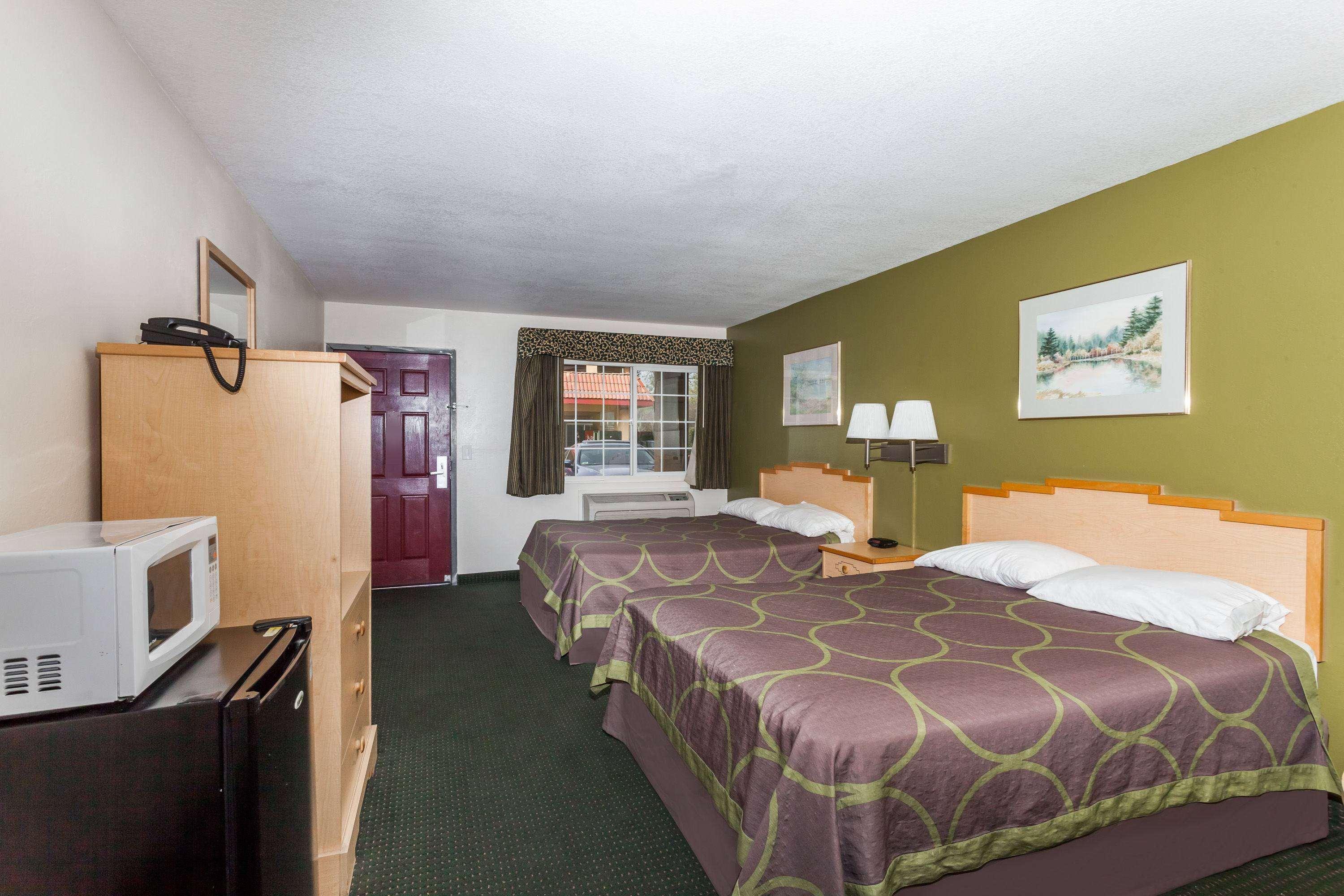 Super 8 By Wyndham Visalia Hotell Eksteriør bilde