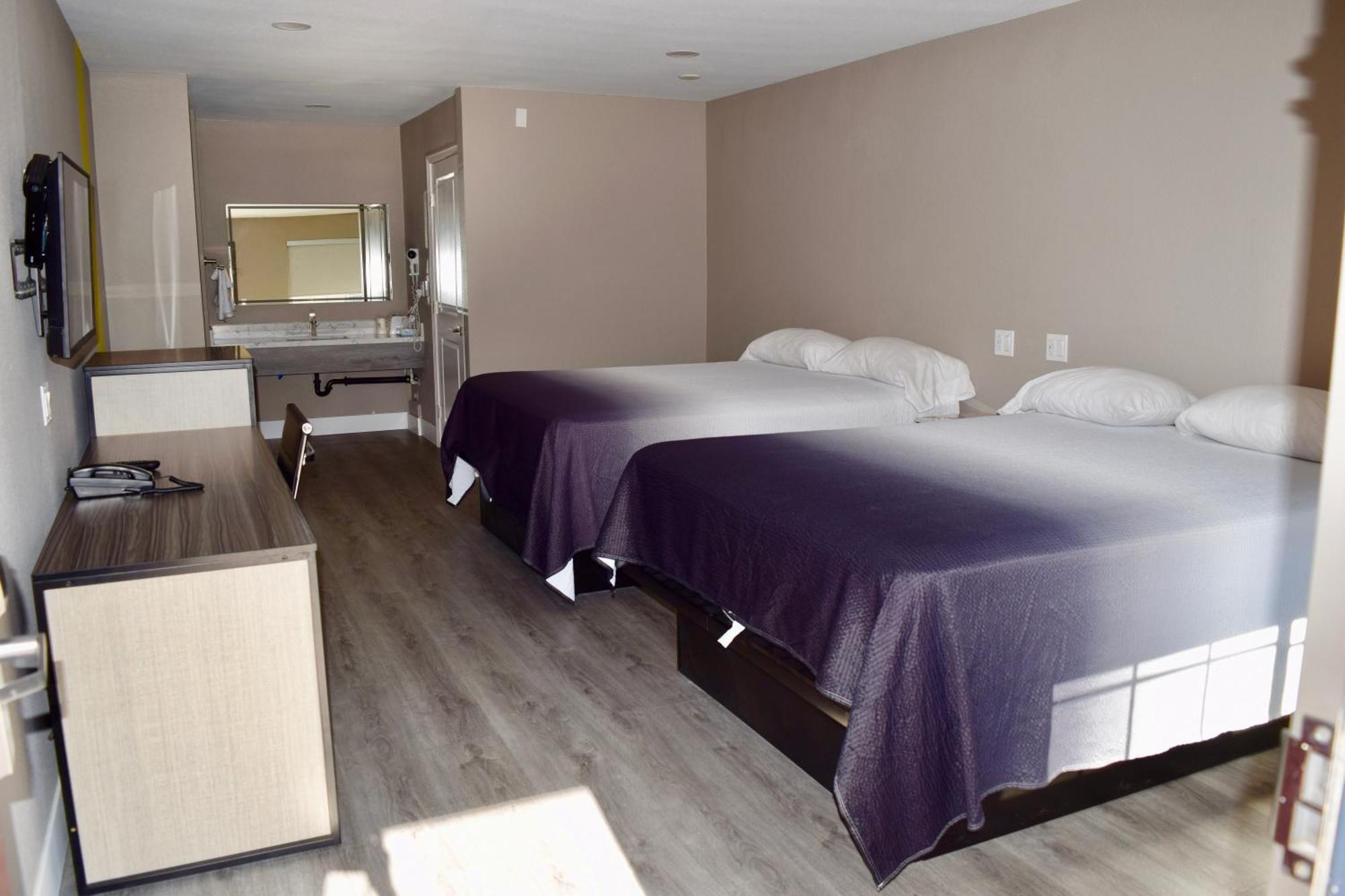 Super 8 By Wyndham Visalia Hotell Eksteriør bilde